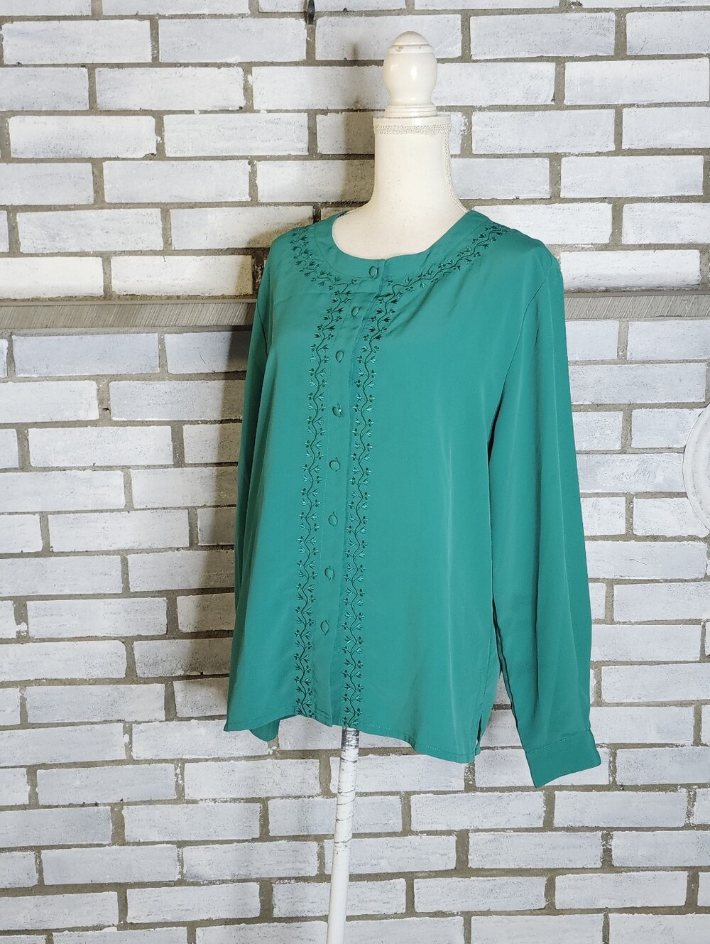 •Worthington Vintage Women's Long Sleeve Button Up Floral Embroidered Blouse 14M